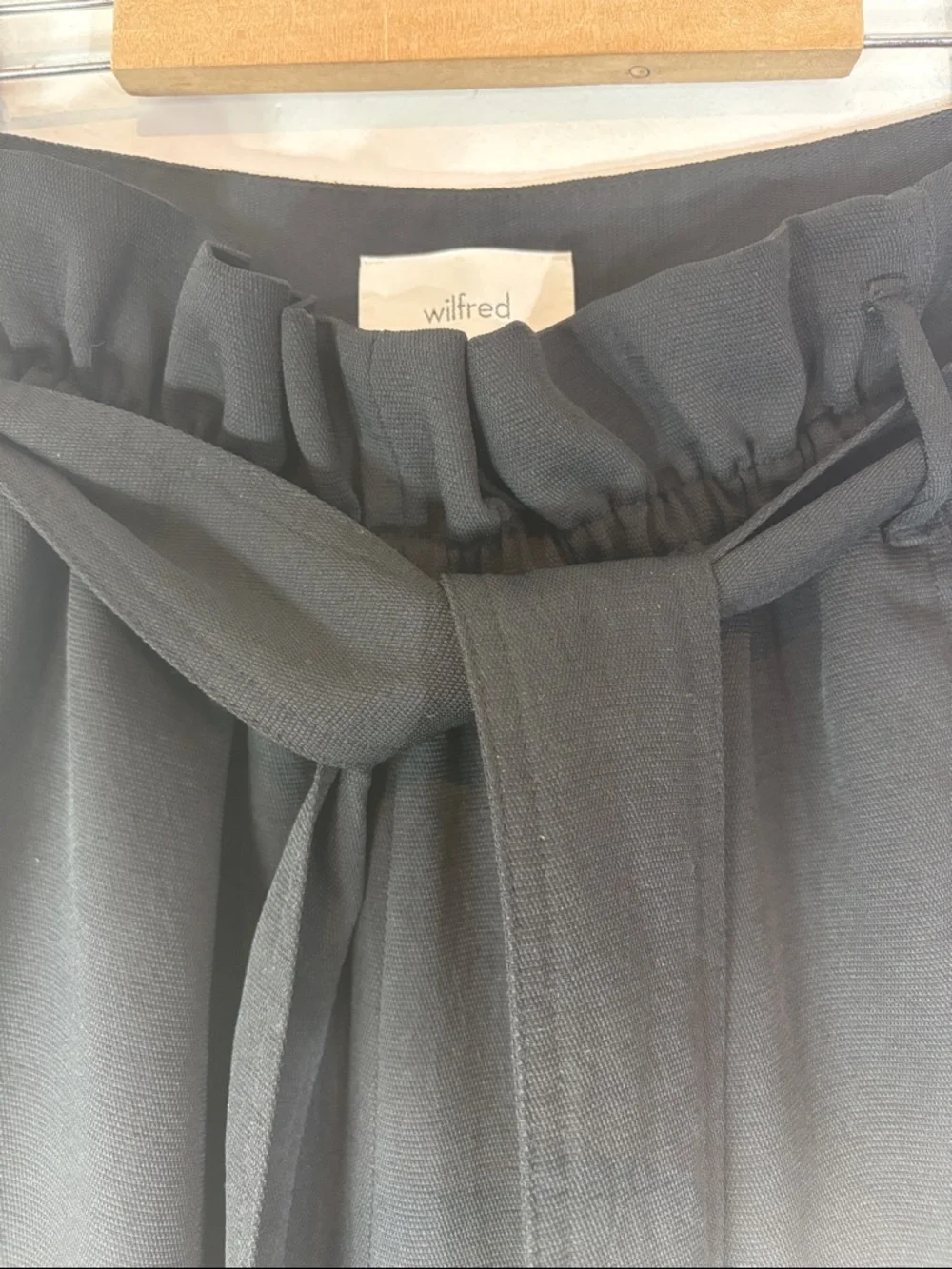 Aritzia Wilfred Paperbag Waist Wide Leg Cropped Pants Black Tie Waist Size 8 - Picture 4 of 12